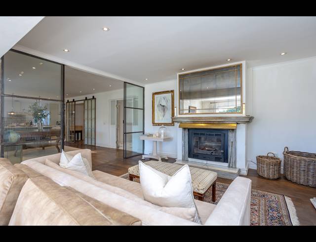 4 BEDROOM FREEHOLD TO LET IN CONSTANTIA